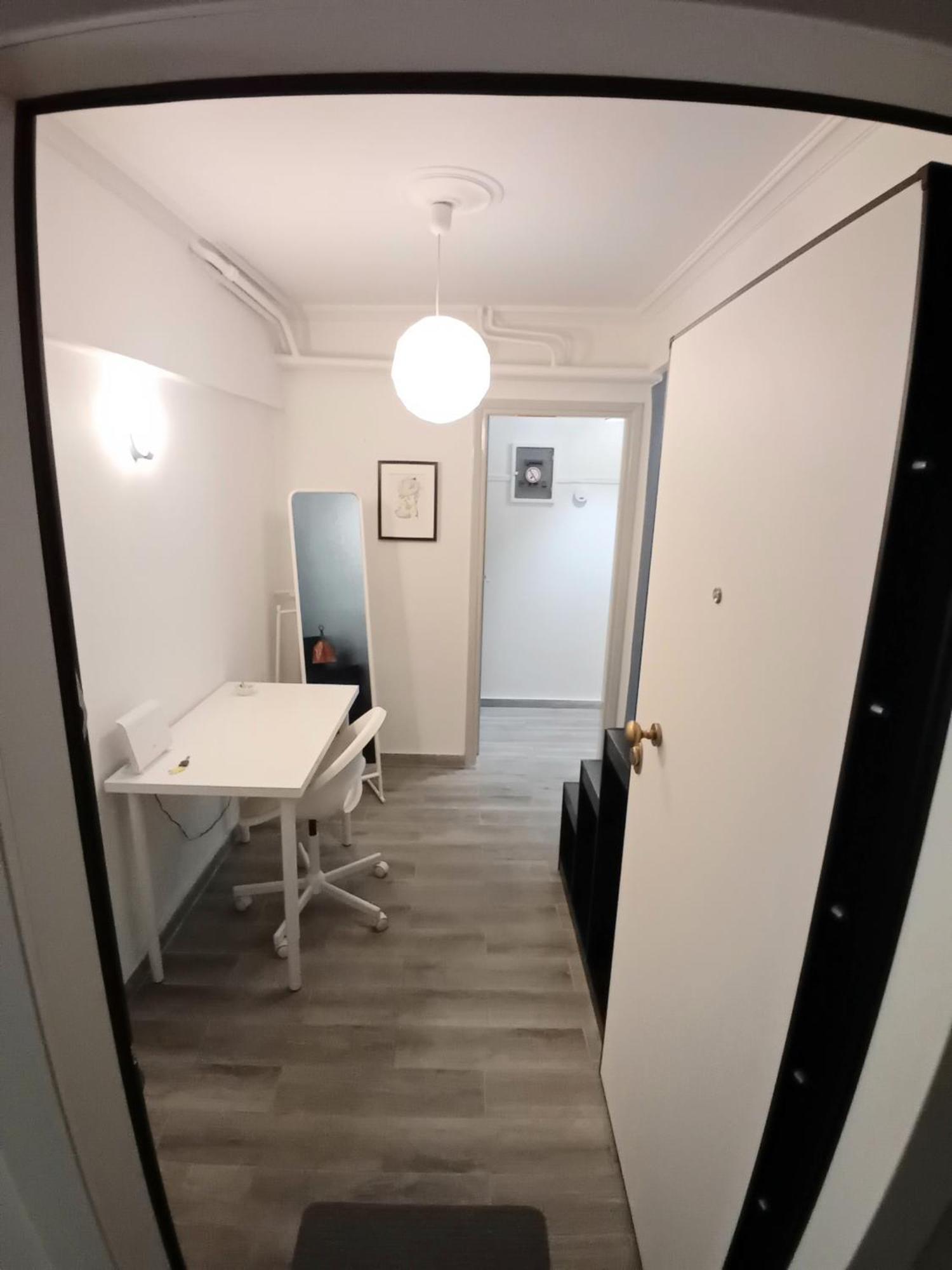 Vestige Basement Apartment เอเธนส์ ภายนอก รูปภาพ